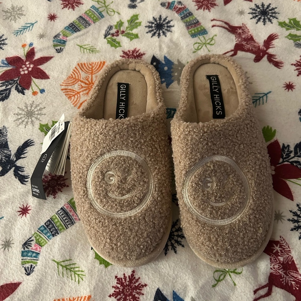 Gilly Hicks Beige Fuzzy Slippers